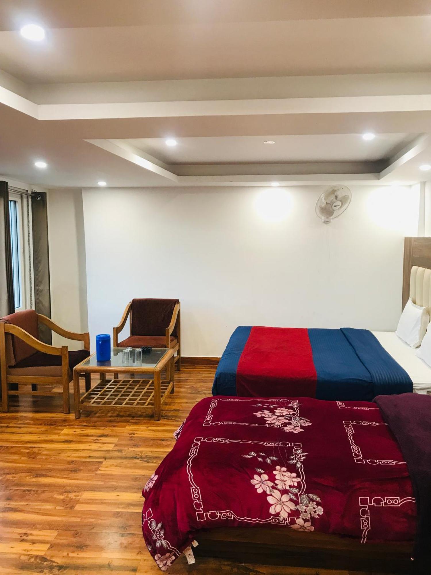 Castle View Hotell Mussoorie Rum bild